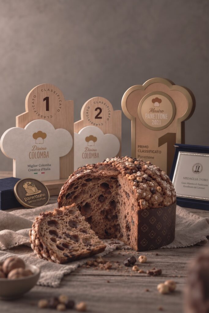 Panettone al cioccolato Pompilio con i premi vinti ai concorsi